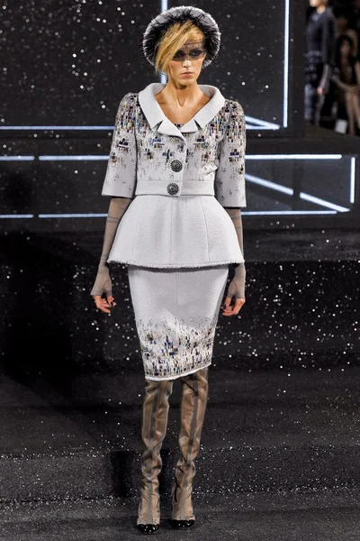 Look 22